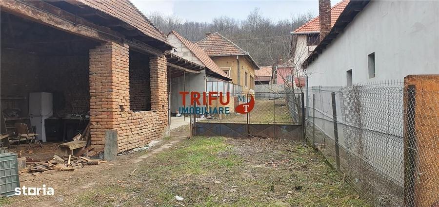 Casă cu 4 camere în Drâmbar
