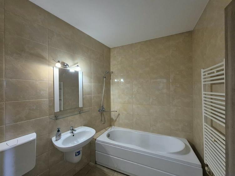 Apartament cu 2 camere semidecomandat în Florești