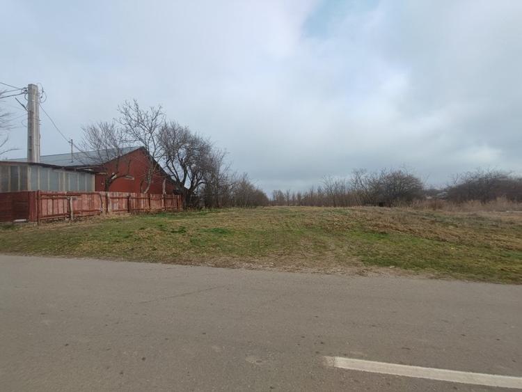 Teren Construcții intravilan de 1881 mp, în Vâlcelele
