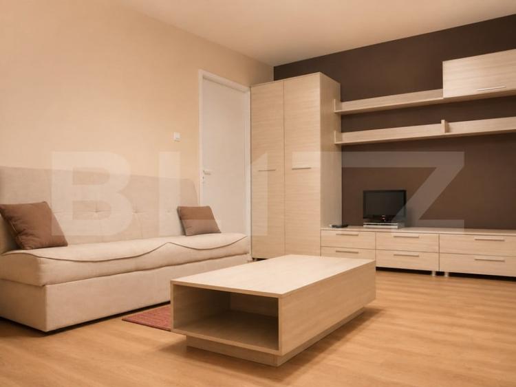 Apartament cu 2 camere decomandat în Lipovei