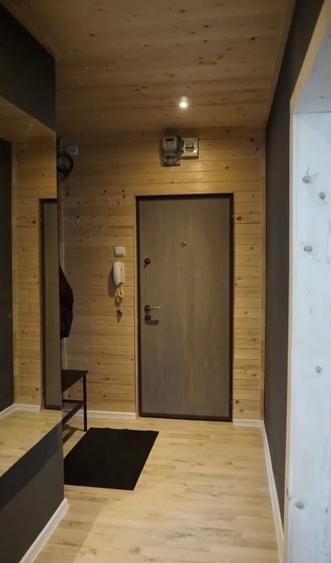 Apartament cu 2 camere semidecomandat, mobilat în 1 Mai