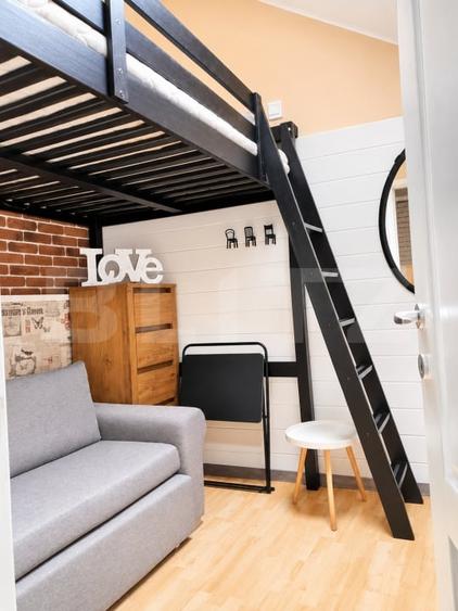 Apartament cu 3 camere semidecomandat, mobilat în Central