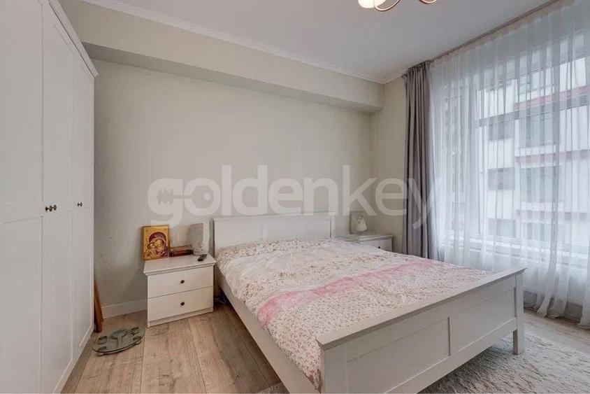 Apartament cu 3 camere decomandat în Barbu Văcărescu