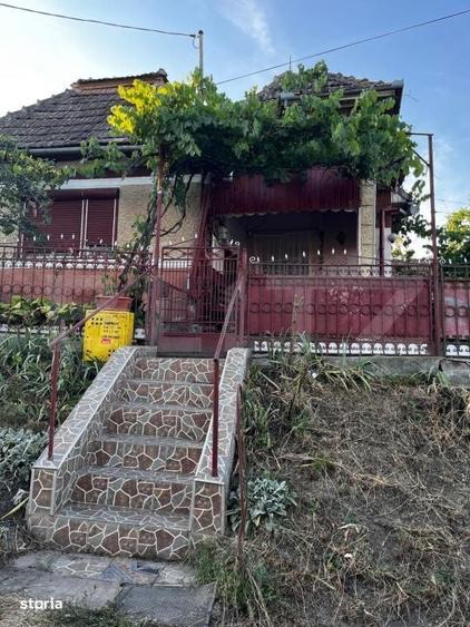 Casă cu 2 camere în Mihai Viteazu