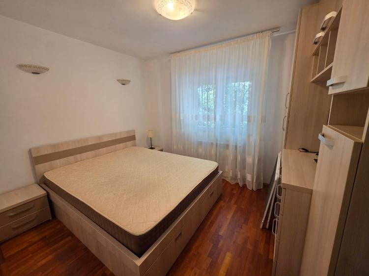 Apartament cu 4 camere decomandat în Fundeni