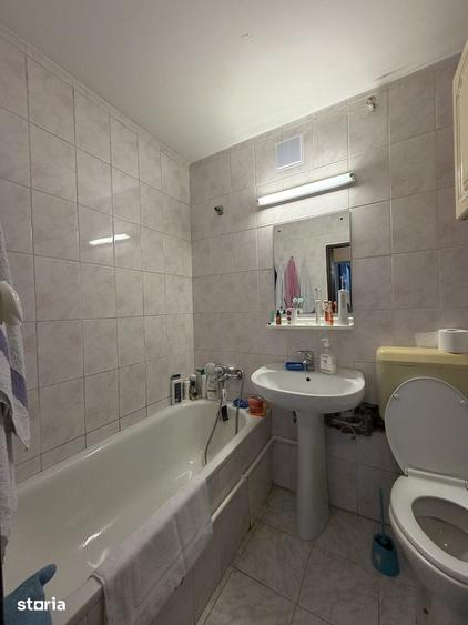 Apartament cu 4 camere în Rahova