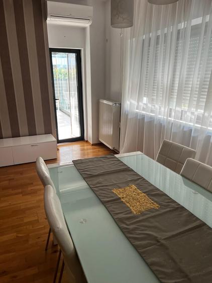 Apartament cu 3 camere în Băneasa
