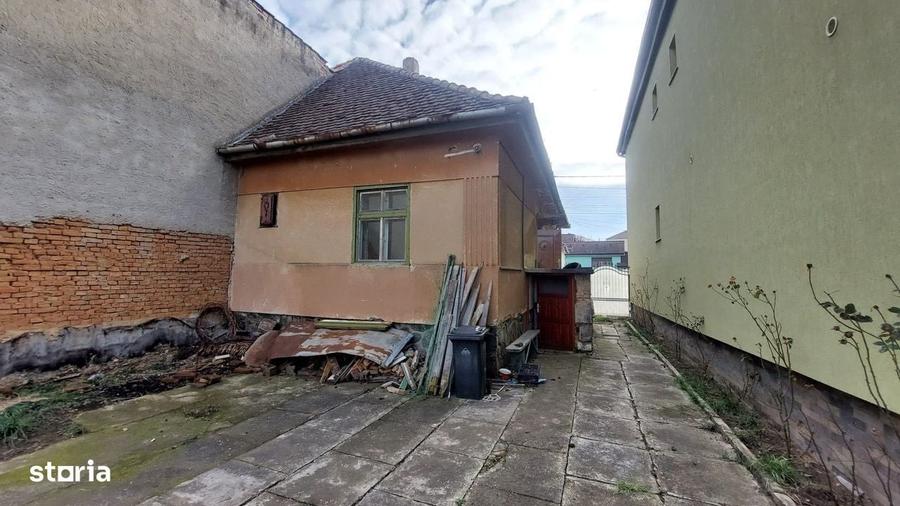 Casă cu 2 camere în Central