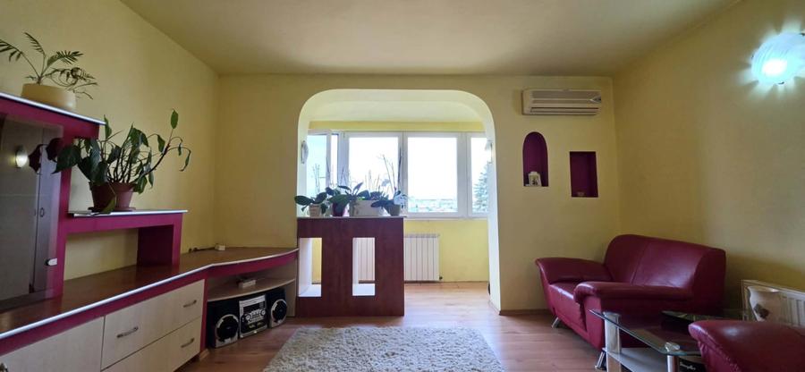 Apartament cu 3 camere decomandat în Cantemir