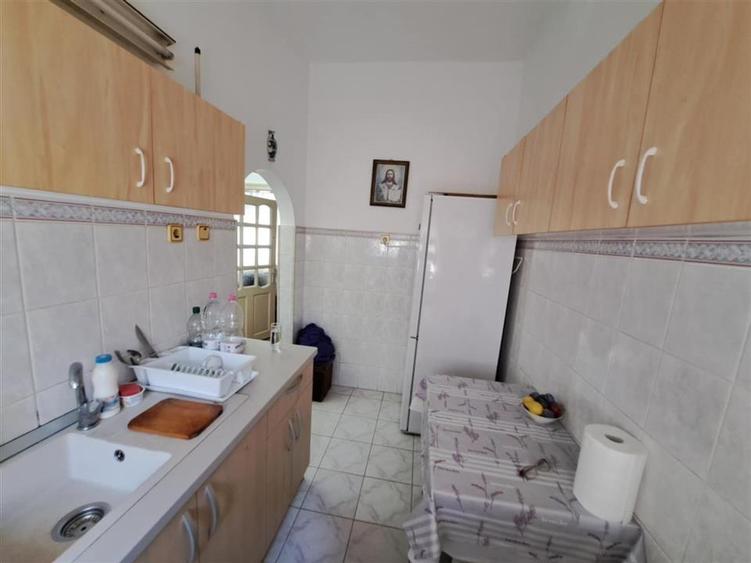 Casă individuală cu 2 camere cu Teren 50 Mp în Central