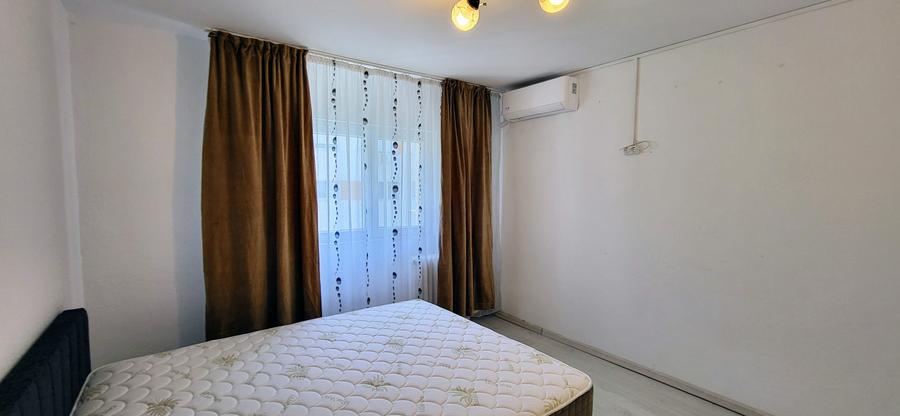 Apartament cu 3 camere decomandat în Rahova