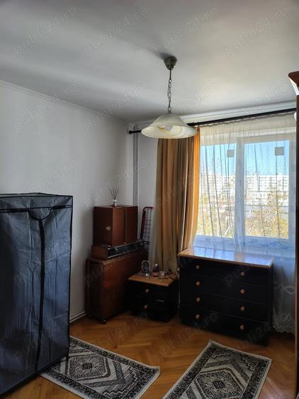 Apartament cu 3 camere semidecomandat în Colentina