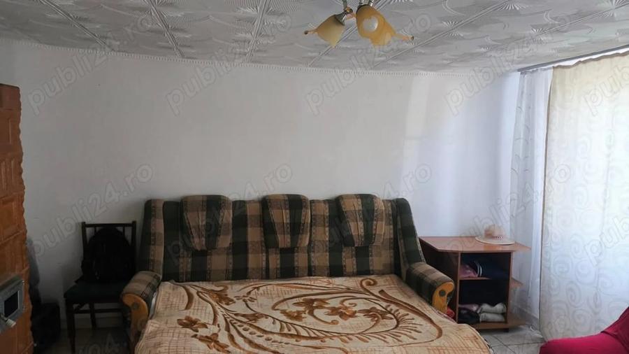 Casă cu 3 camere cu Teren 993 Mp în Pesac