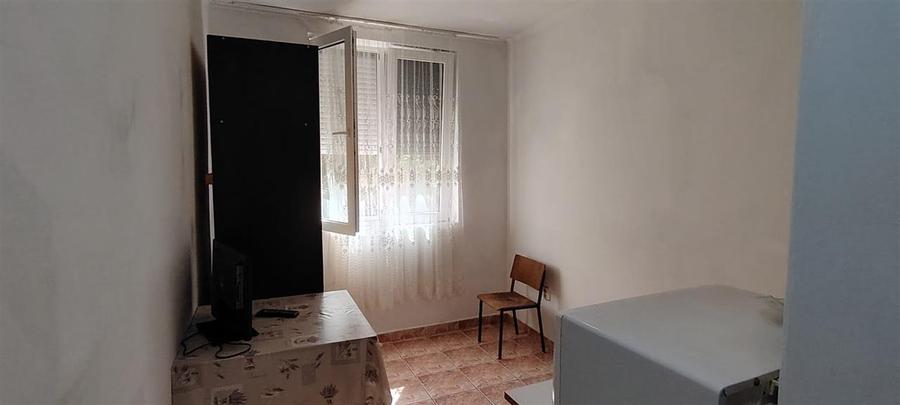 Garsonieră decomandată în Rogerius