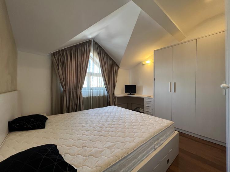 Apartament cu 3 camere semidecomandat în Rahova
