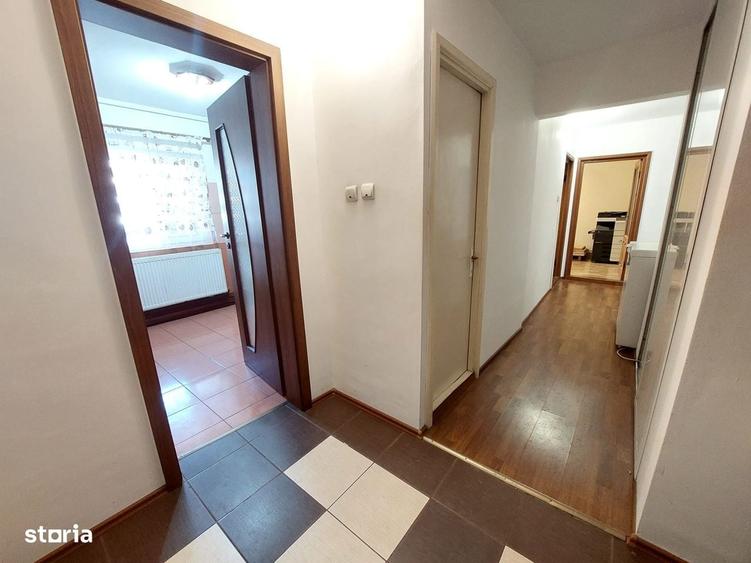 Apartament cu 4 camere decomandat în Central