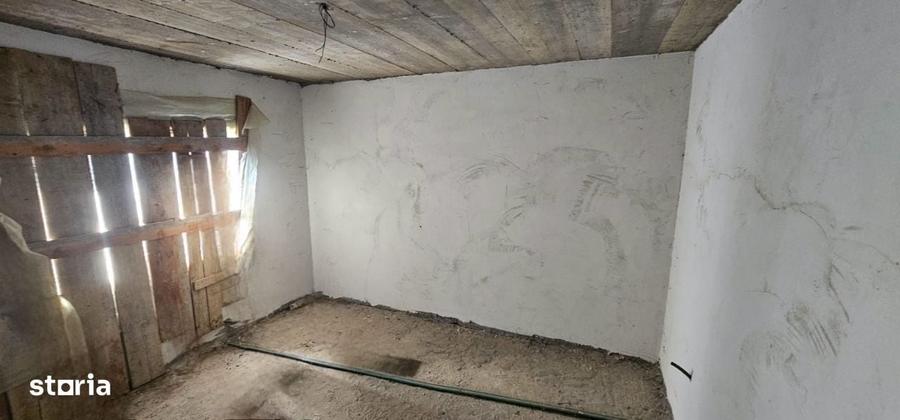 Casă cu 4 camere în Milcovul