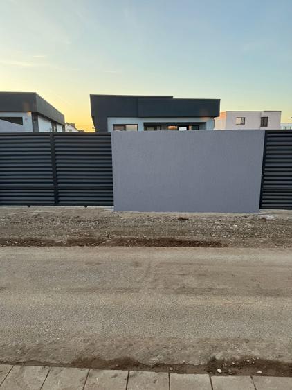 Casă individuală cu 4 camere cu Teren 450 Mp în Strejnicu