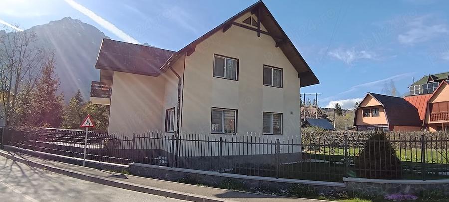 Casă cu Teren 300 Mp în Central