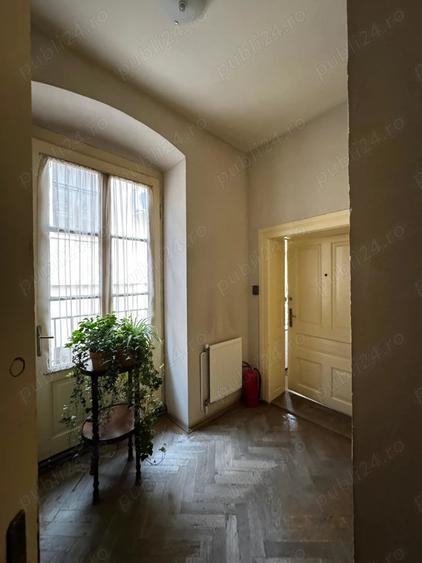 Apartament cu 2 camere semidecomandat în Centrul Istoric