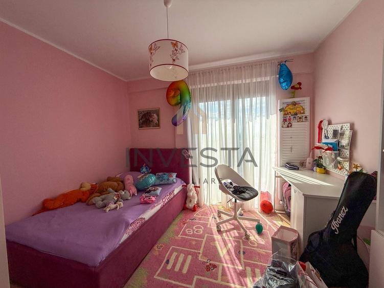Apartament cu 4 camere semidecomandat, mobilat în Bună Ziua