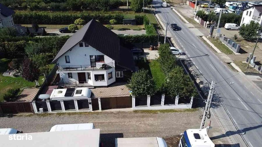 Casă cu 4 camere în Ipotești