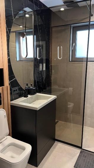 Apartament cu 3 camere semidecomandat, mobilat în Calea Călărașilor