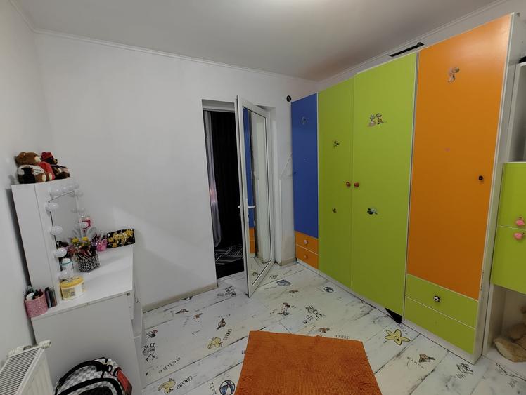 Casă individuală cu 3 camere cu Canalizare în Rahova