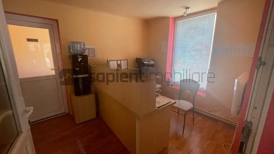 Casă individuală cu 3 camere cu Canalizare în Central