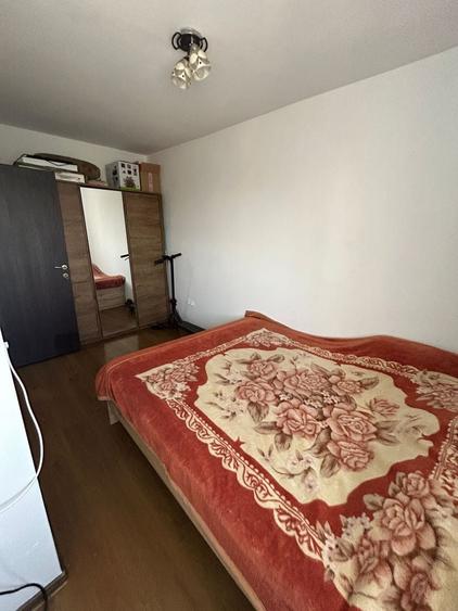 Garsonieră decomandată în Rogerius