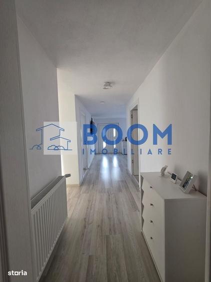 Casă cu 3 camere decomandat în Dângești