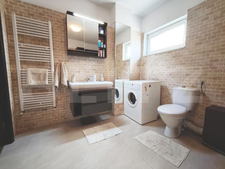 Apartament cu 4 camere decomandat, mobilat în Între Lacuri
