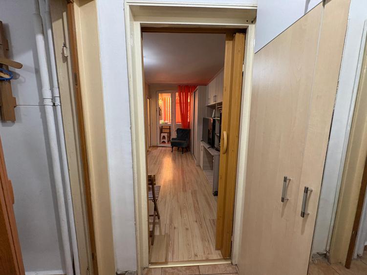 Garsonieră semidecomandată în Apărătorii Patriei