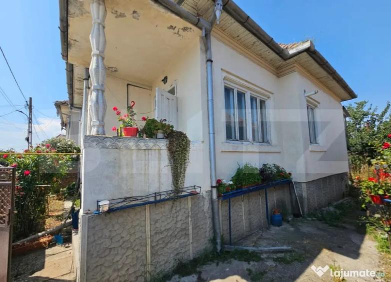 Casă cu 2 camere cu Teren 847 Mp în Unirea