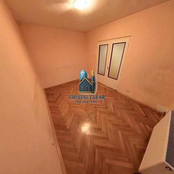 Apartament cu 3 camere semidecomandat în Tudor Vladimirescu