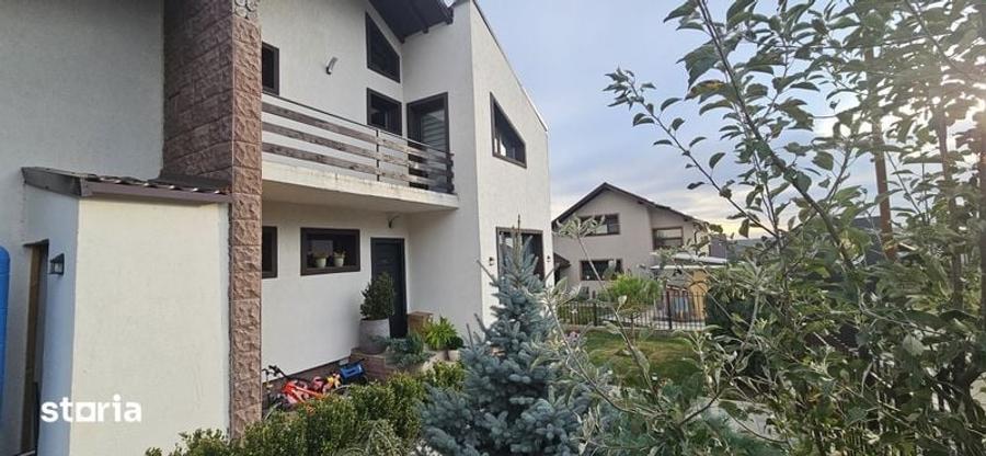 Casă cu 4 camere cu Teren 160 Mp în Doicești