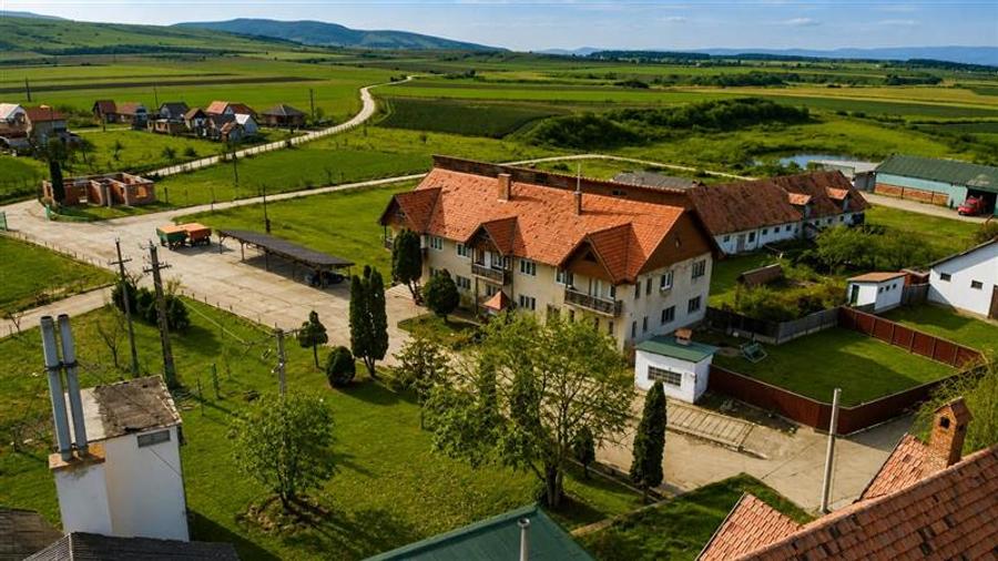 Spațiu comercial, de 9,000 mp, în Exterior Est