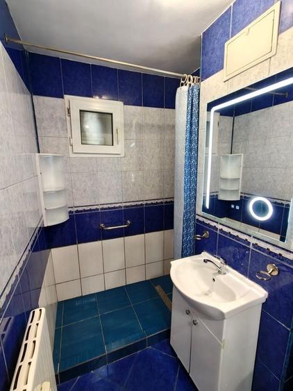 Apartament cu 2 camere semidecomandat în Tei