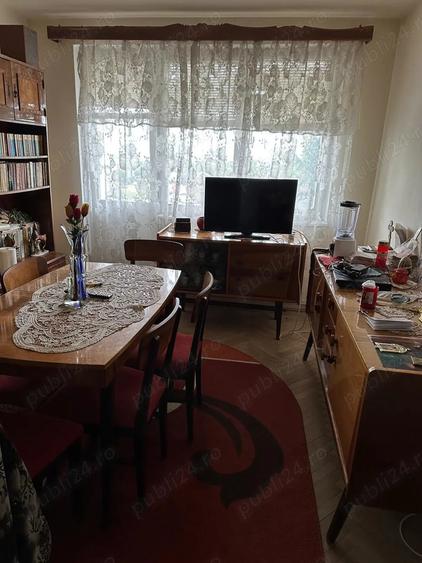 Apartament cu 3 camere decomandat în Central