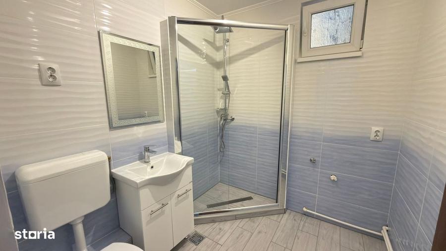 Apartament cu 3 camere semidecomandat în Central