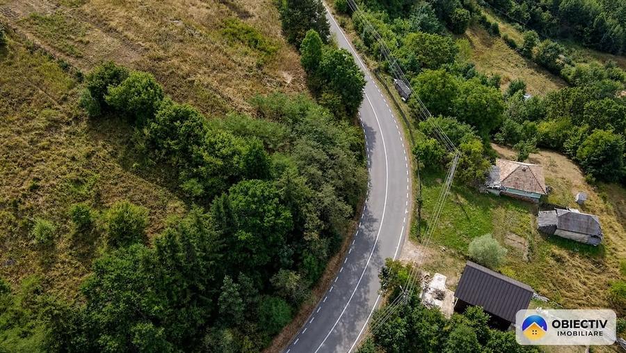 Teren de 5800 mp, în Hangu