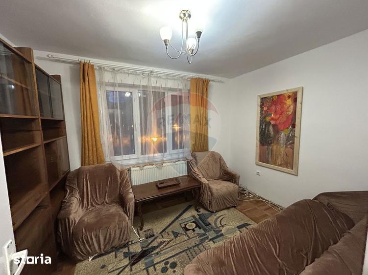 Apartament cu 3 camere decomandat în Central