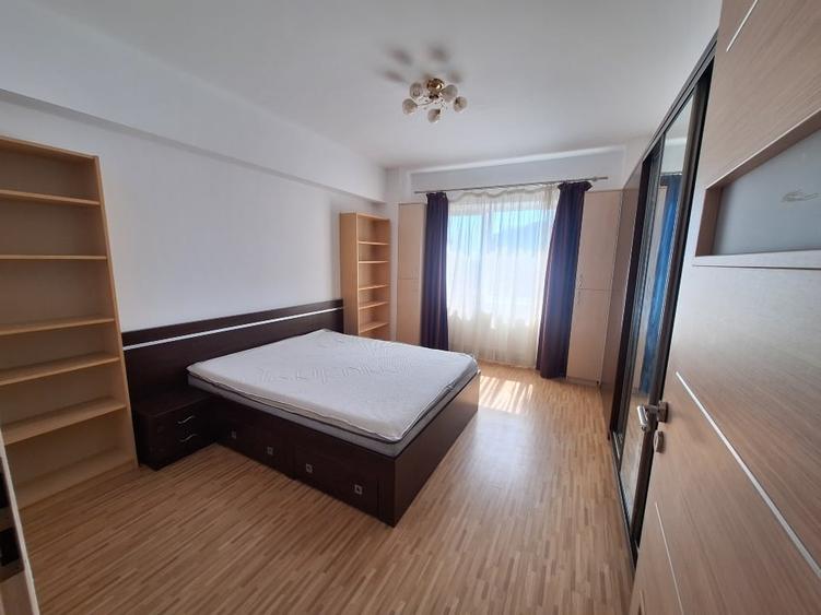Apartament cu 3 camere semidecomandat, mobilat în Berceni