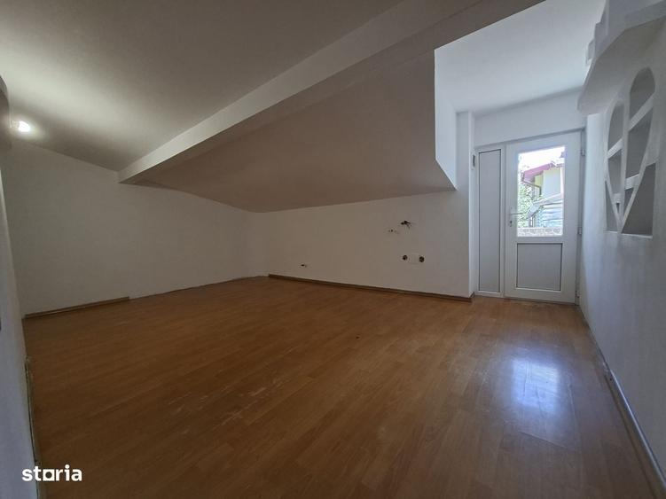 Casă cu 4 camere în Unirii