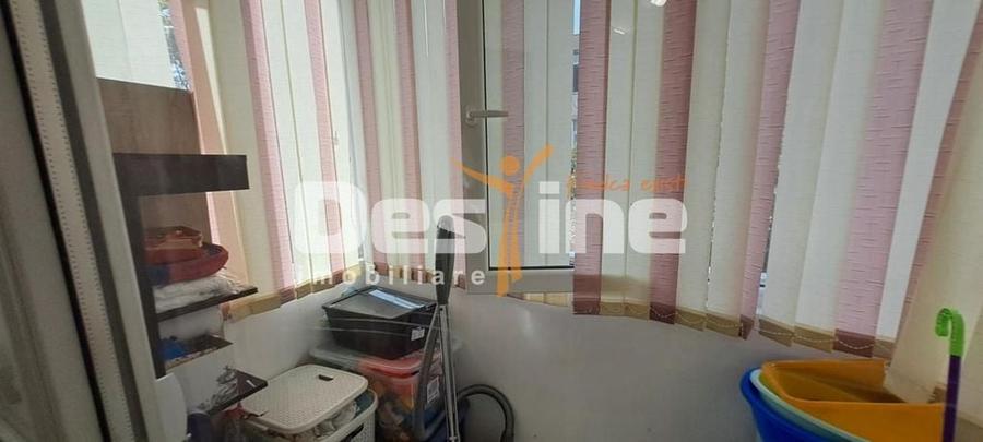 Apartament cu 3 camere semidecomandat, mobilat în Tătărași
