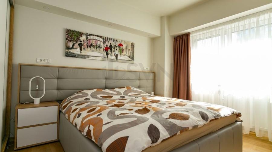 Apartament cu 3 camere semidecomandat, mobilat în Calea Victoriei