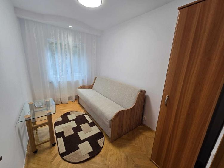 Apartament cu 3 camere decomandat în Păcurari