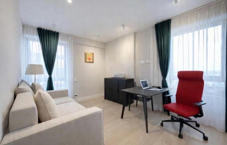Apartament cu 4 camere semidecomandat, mobilat în Pipera