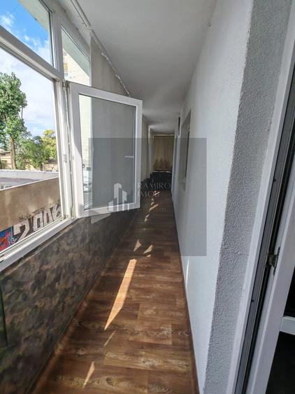 Apartament cu 3 camere semidecomandat în Alexandriei