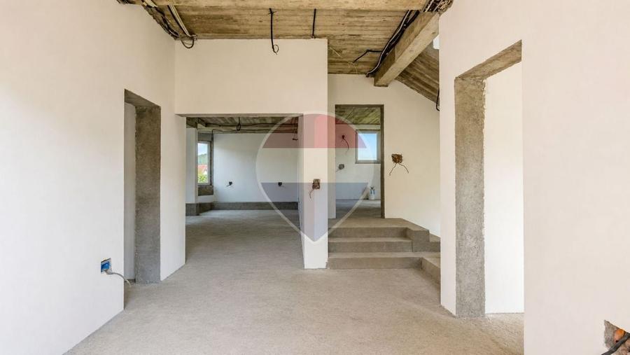 Casă individuală cu 10 camere cu Piscina în Bunloc